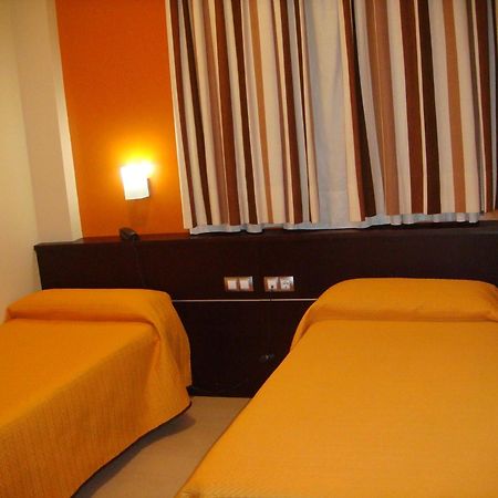 Hotel Leon Tierra De Vinos La Palma Del Condado Kamer foto