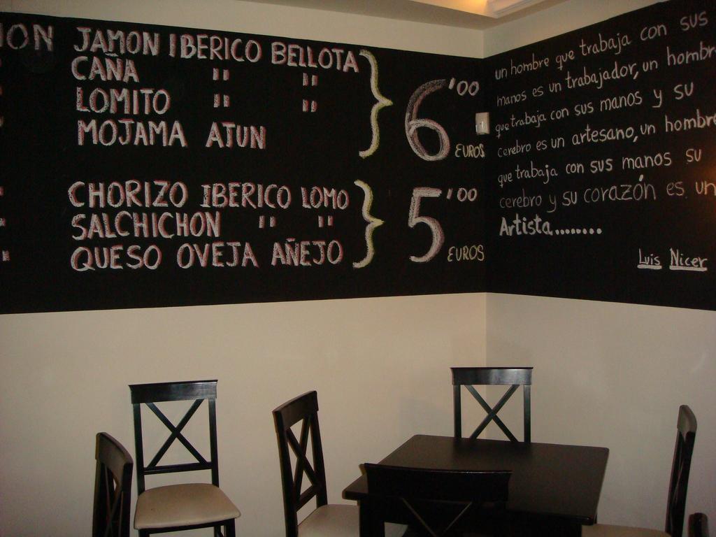 Hotel Leon Tierra De Vinos La Palma Del Condado Buitenkant foto