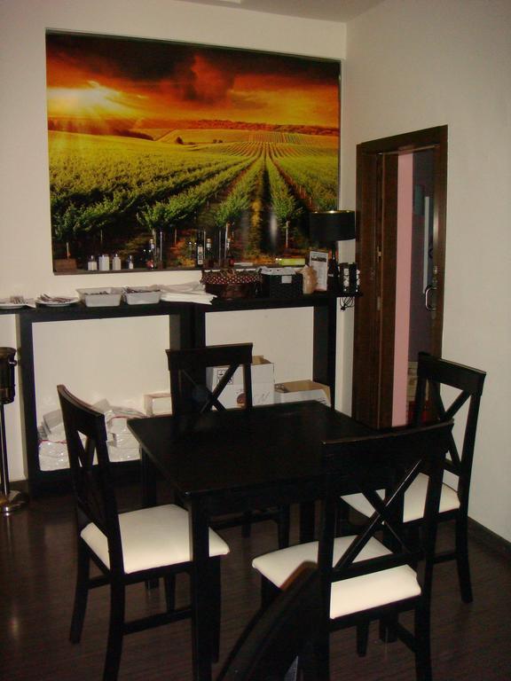 Hotel Leon Tierra De Vinos La Palma Del Condado Buitenkant foto