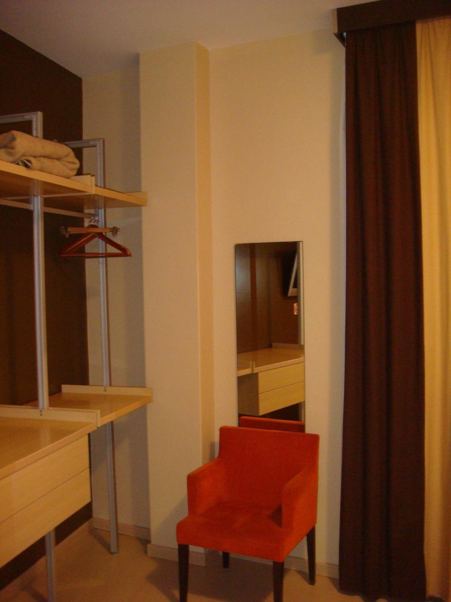 Hotel Leon Tierra De Vinos La Palma Del Condado Kamer foto