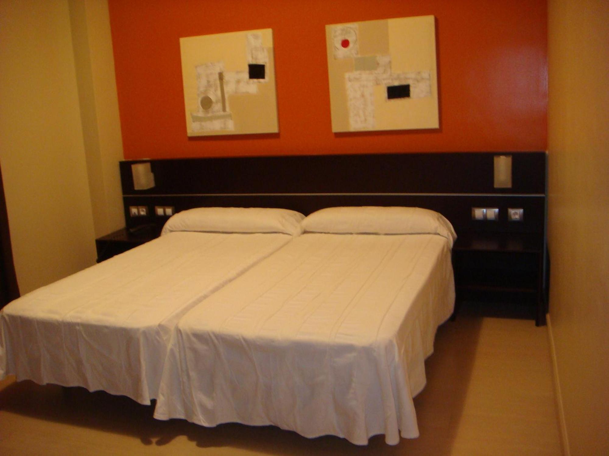 Hotel Leon Tierra De Vinos La Palma Del Condado Kamer foto